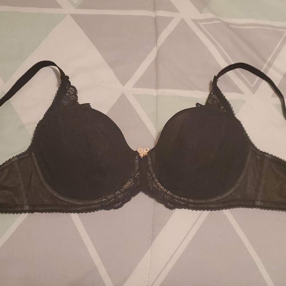 34DD Figleaves black lightly padded bra